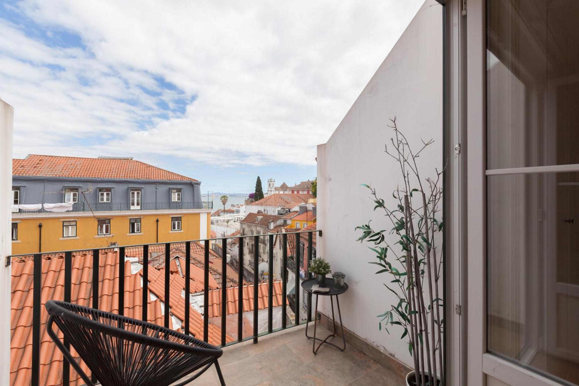 Апартаменты Flh Portas Do Sol Duplex With Terrace Лиссабон Экстерьер фото